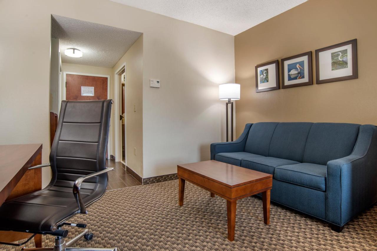 Comfort Suites Tallahassee Capitol - University Area Exterior foto