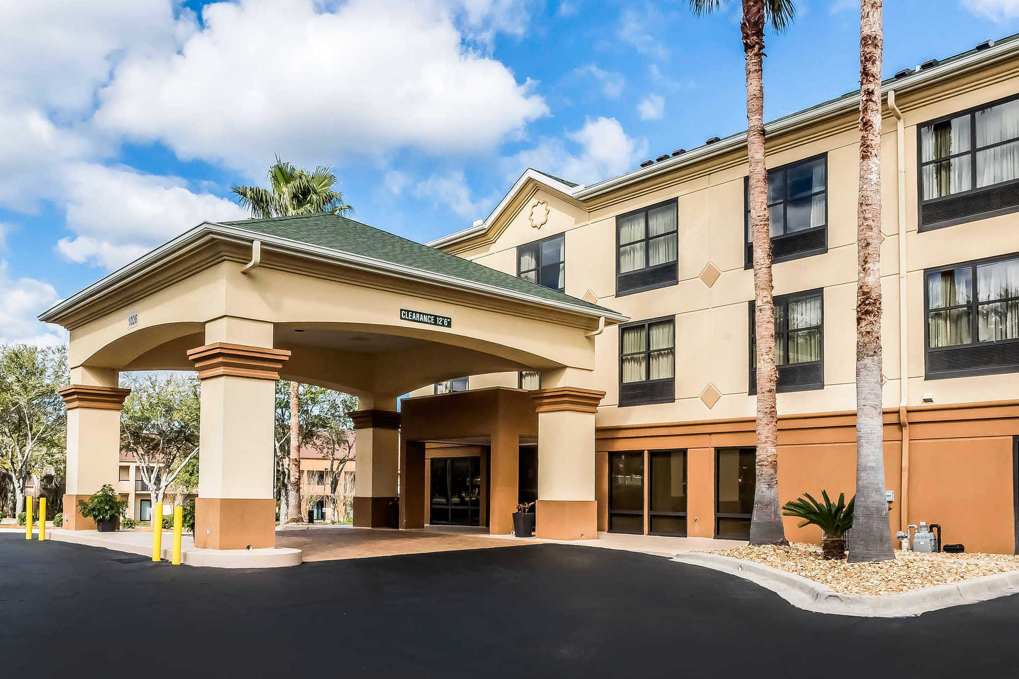 Comfort Suites Tallahassee Capitol - University Area Exterior foto