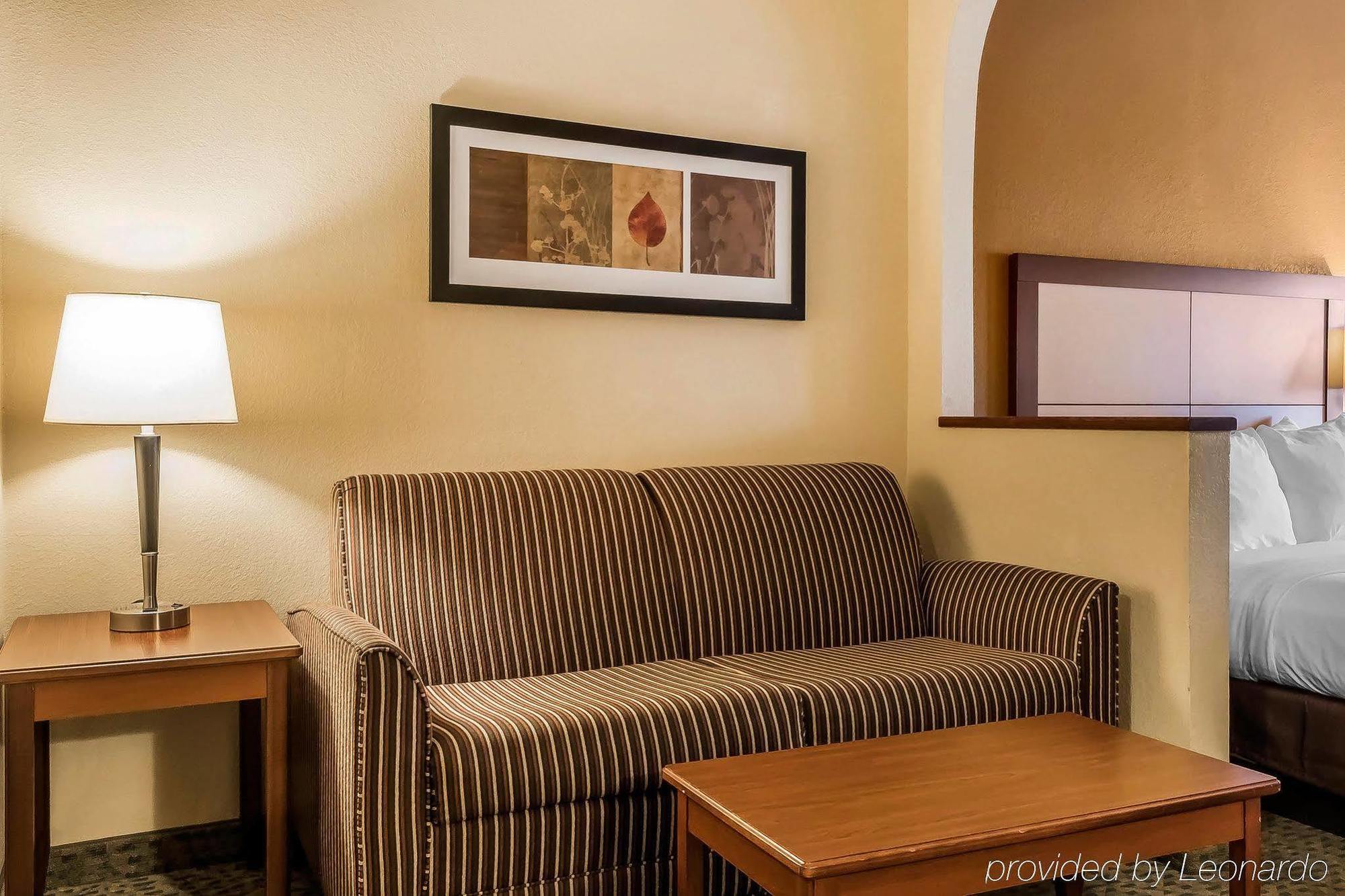 Comfort Suites Tallahassee Capitol - University Area Exterior foto